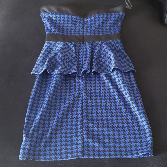 Checker Dress - Picture 3 of 3